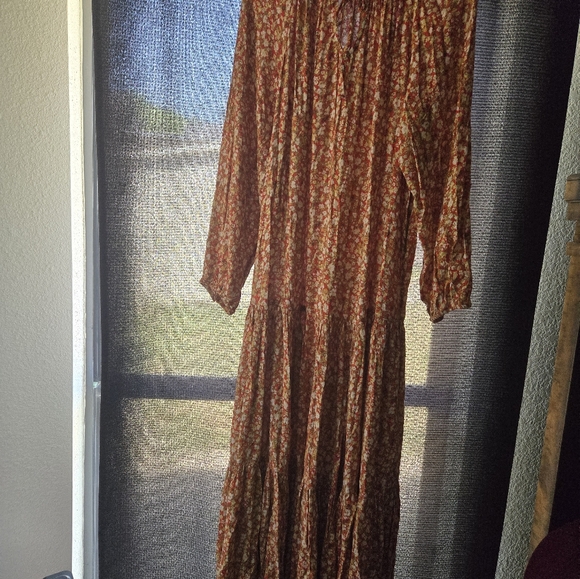 Dress - Picture 3 of 3